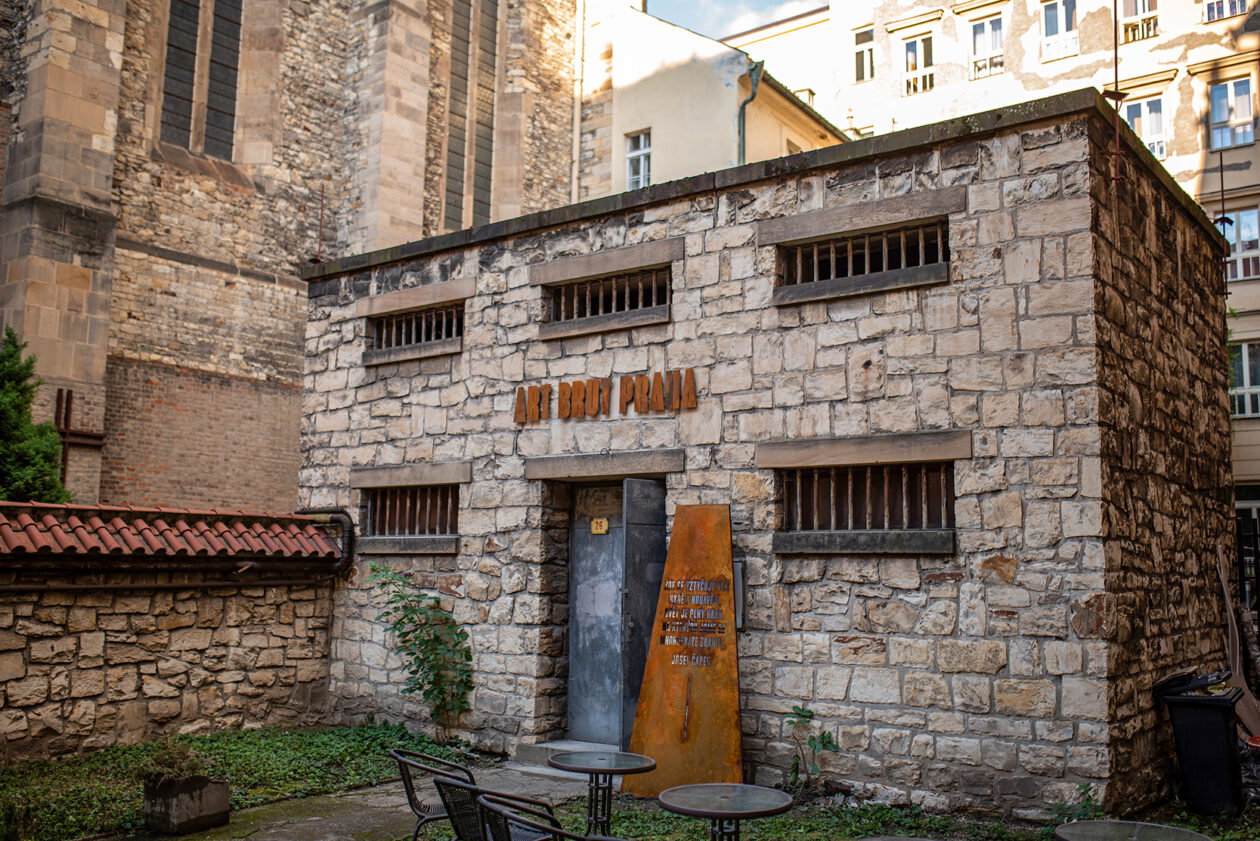01 - Art Brut Praha